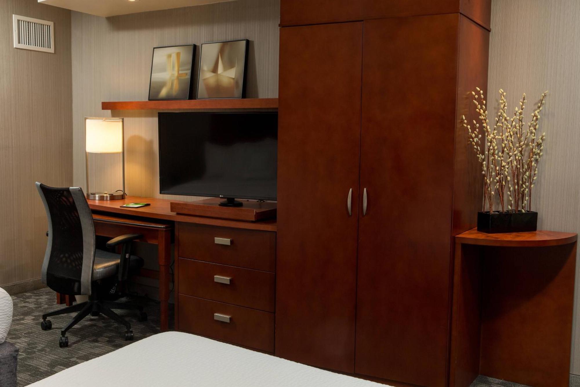 Courtyard By Marriott Lafayette Hotell Exteriör bild