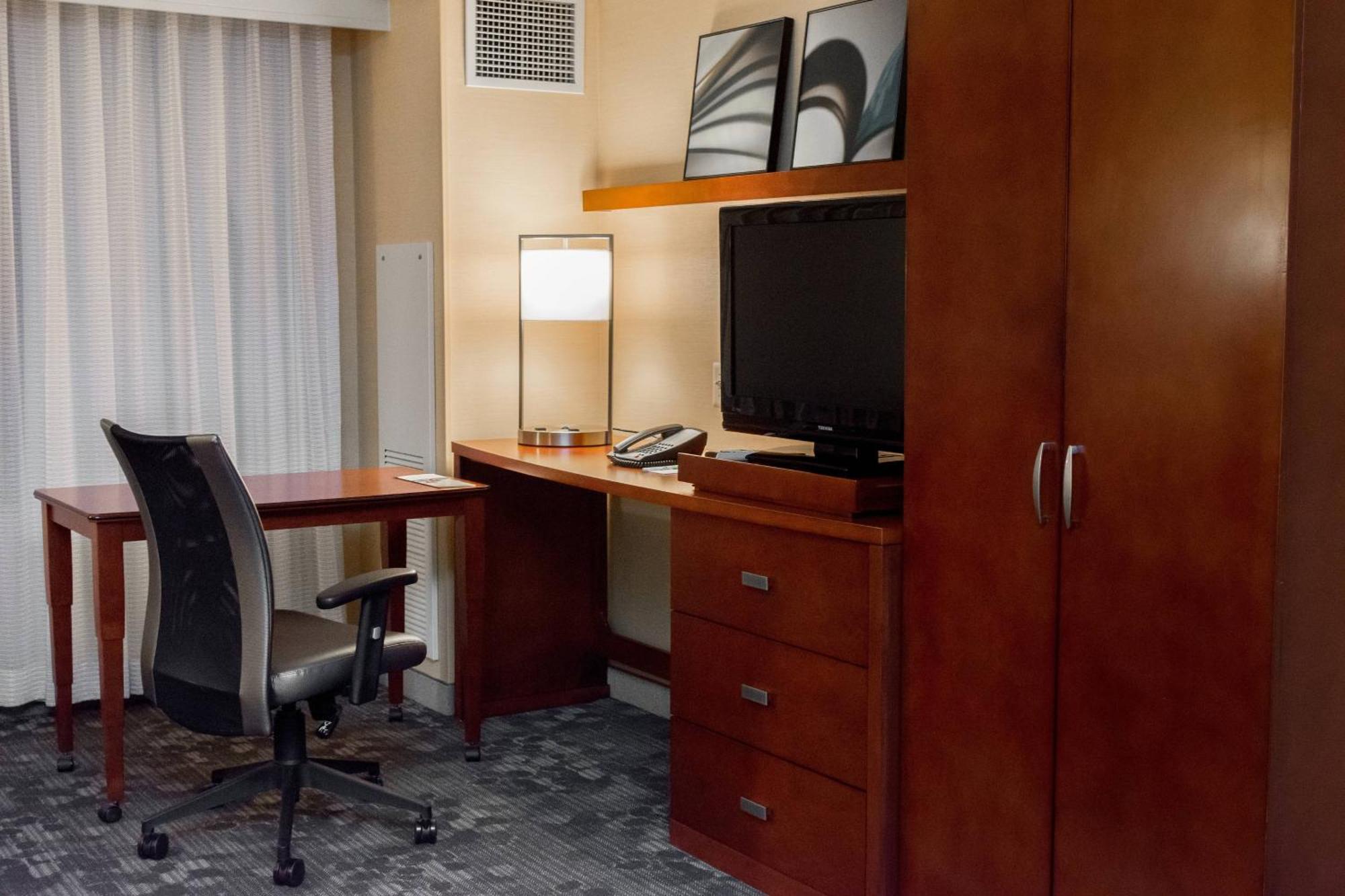 Courtyard By Marriott Lafayette Hotell Exteriör bild