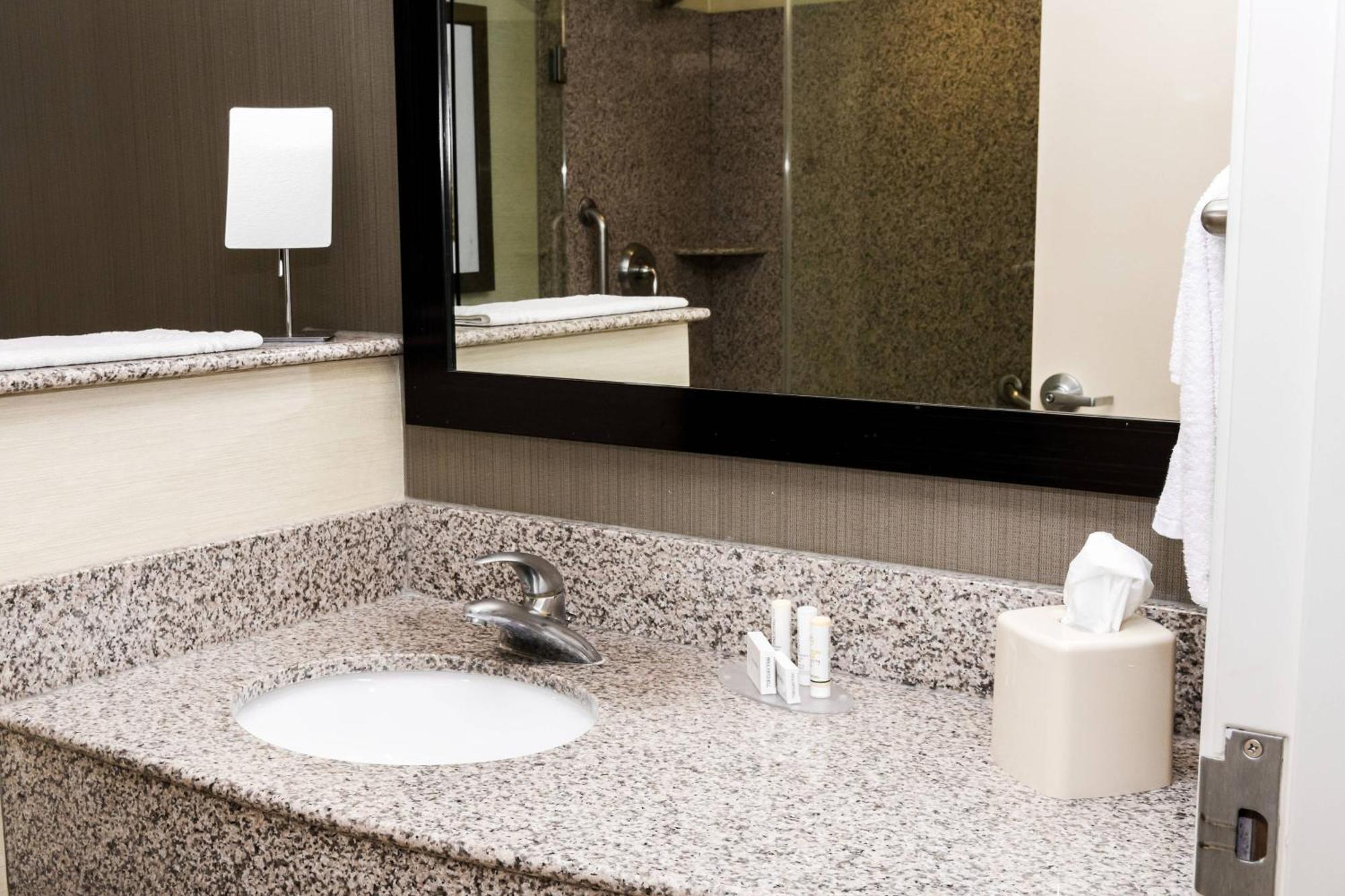 Courtyard By Marriott Lafayette Hotell Exteriör bild
