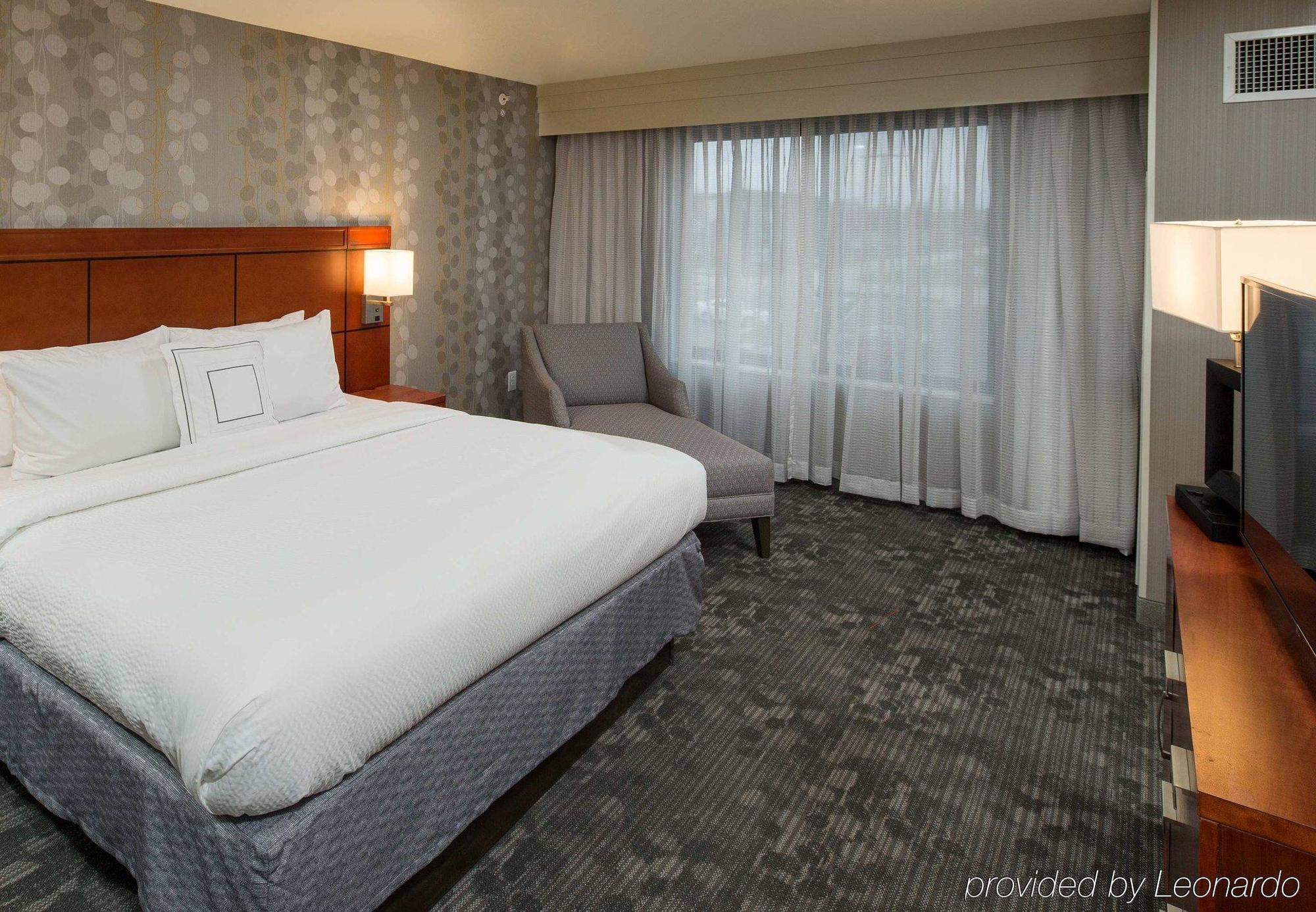 Courtyard By Marriott Lafayette Hotell Exteriör bild